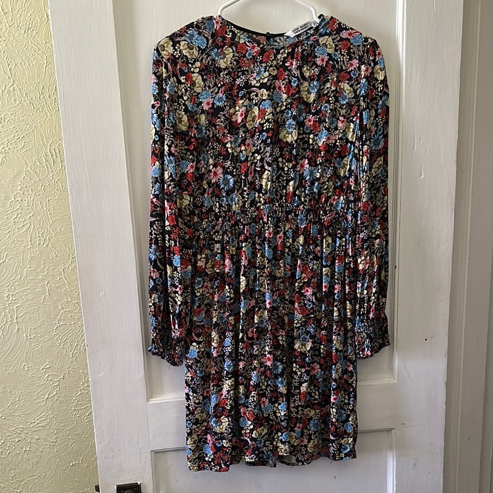 Zara Basic Long Sleeve Floral Knee Length Midi Lightweight Dress